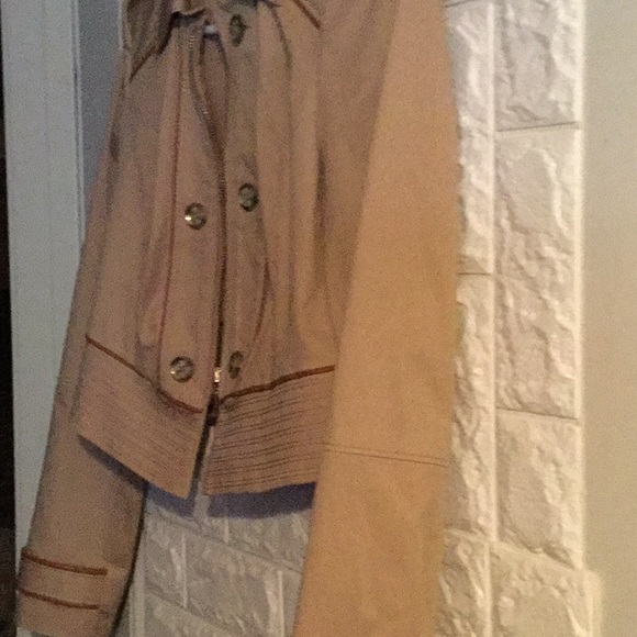 Black and white short jacket - Picture 4 of 7